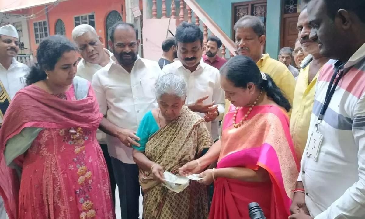 📰 అక్టోబర్ 1 నుంచి ఎన్టీఆర్ భరోసా పింఛన్ల పంపిణీ
